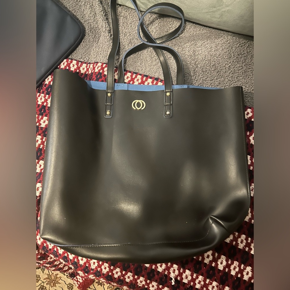 Chic Black Leather Tote Bag